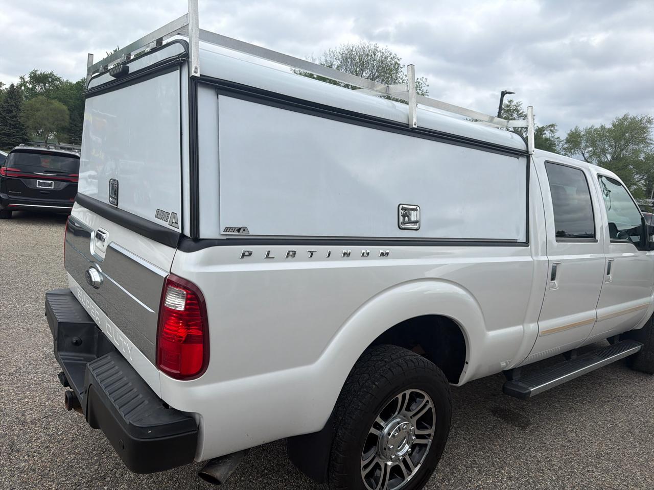 Ford Super Duty F-350 SRW 4WD Crew Cab 172" Platinum 2015