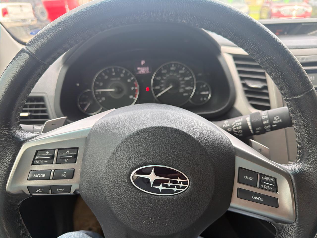 Subaru Outback 4dr Wgn H4 Auto 2.5i Premium 2012