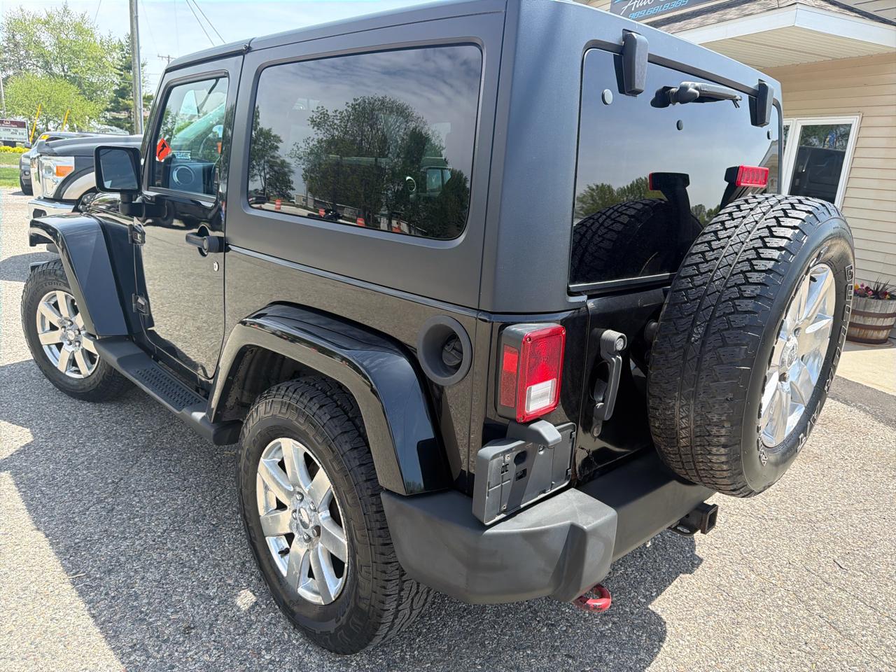 Jeep Wrangler 4WD 2dr Sahara 2013