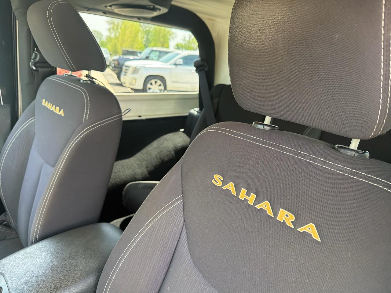 Jeep Wrangler 4WD 2dr Sahara 2013