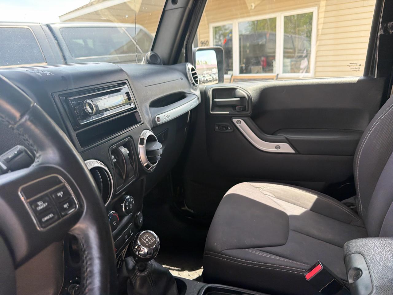 Jeep Wrangler 4WD 2dr Sahara 2013