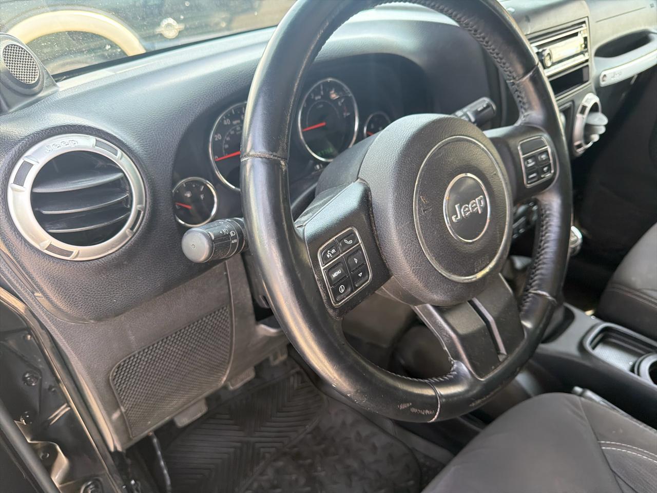 Jeep Wrangler 4WD 2dr Sahara 2013
