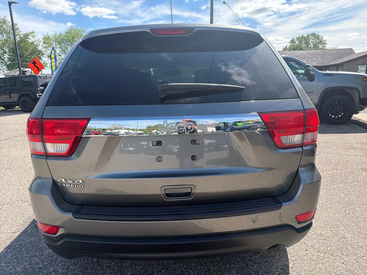 Jeep Grand Cherokee 4WD 4dr Laredo 2012