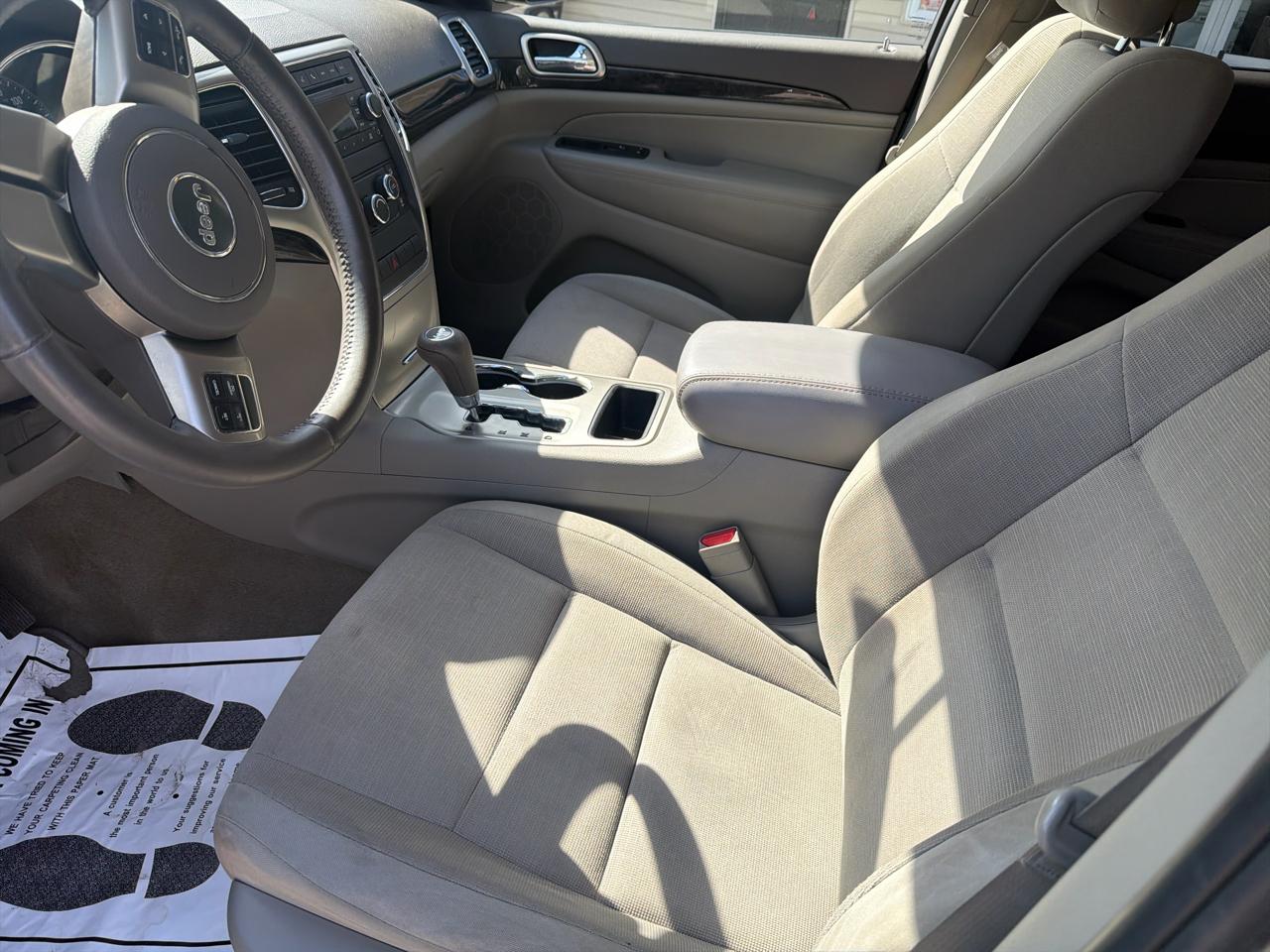 Jeep Grand Cherokee 4WD 4dr Laredo 2012