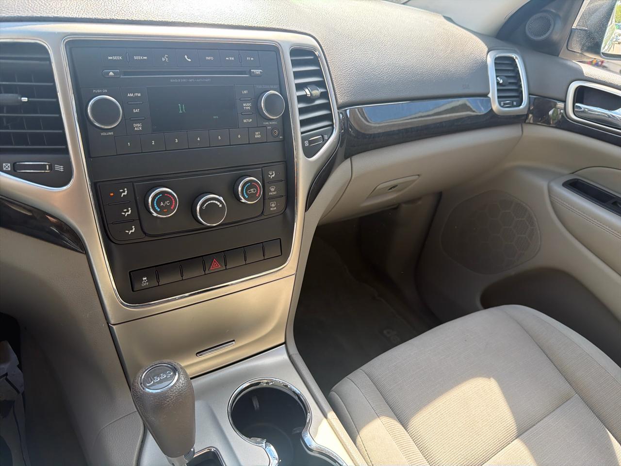 Jeep Grand Cherokee 4WD 4dr Laredo 2012