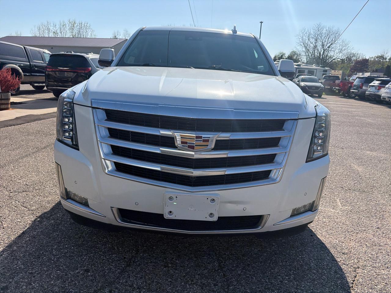 Cadillac Escalade ESV 4WD 4dr Luxury 2019