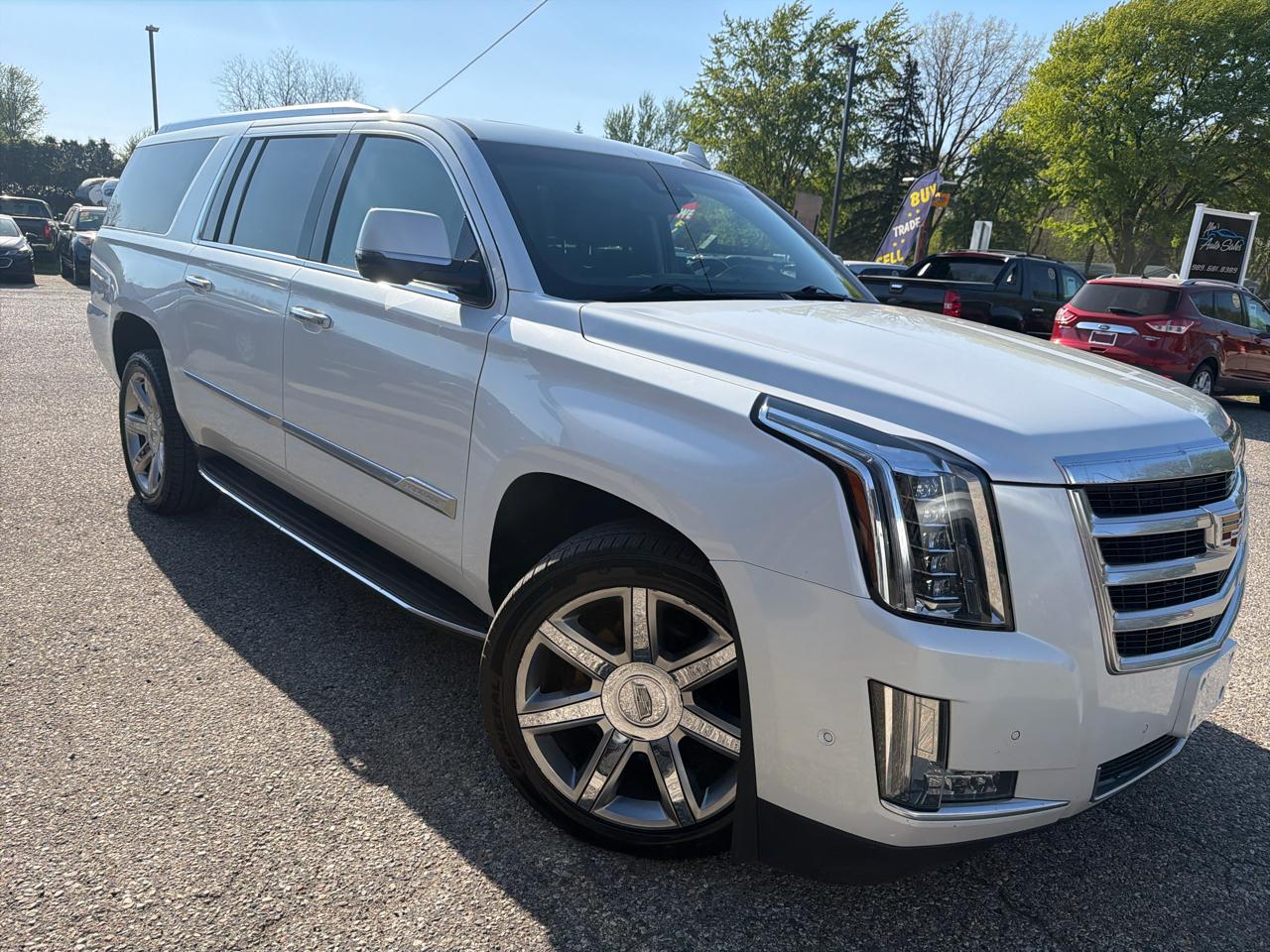 Cadillac Escalade ESV 4WD 4dr Luxury 2019