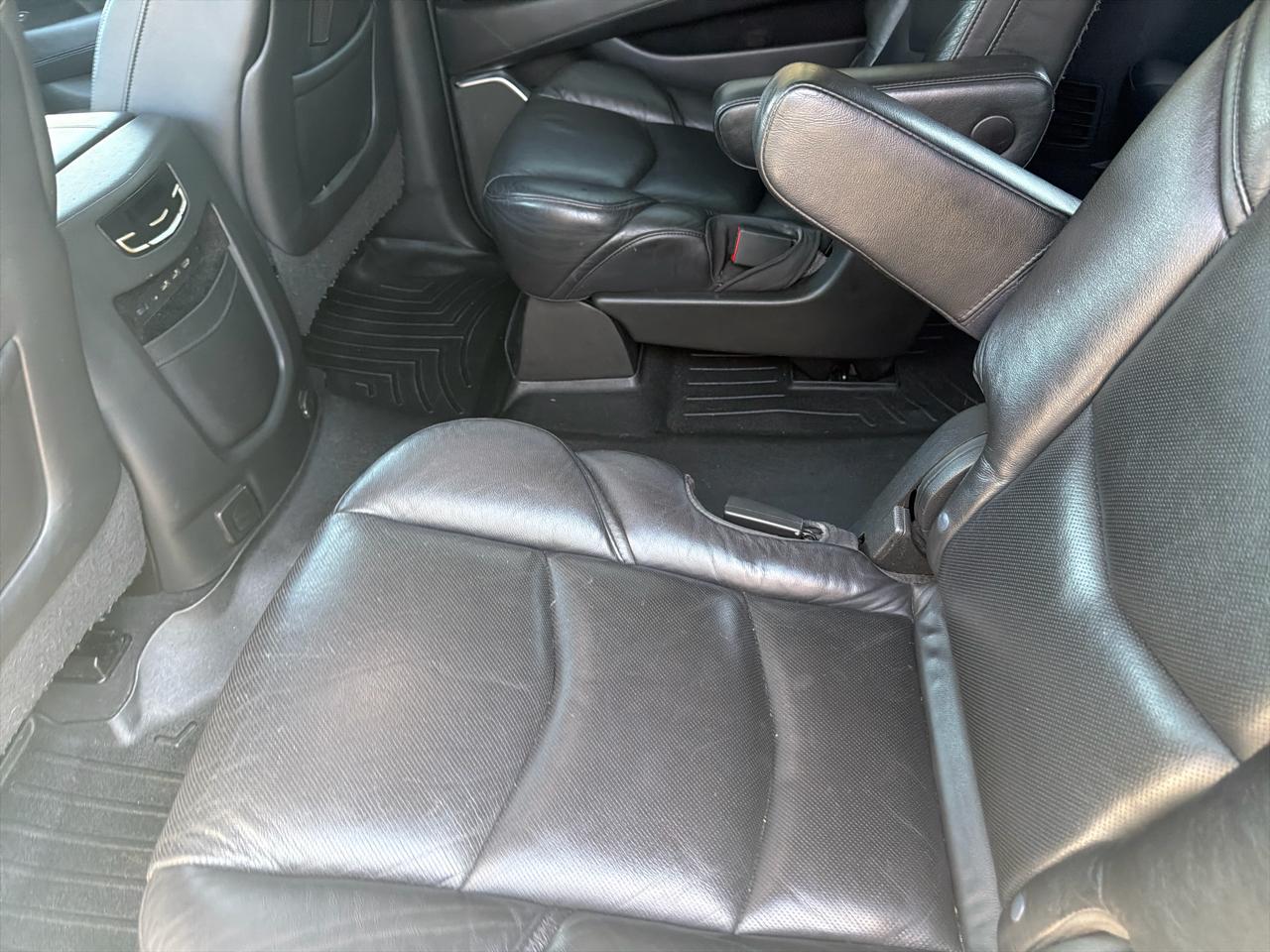 Cadillac Escalade ESV 4WD 4dr Luxury 2019