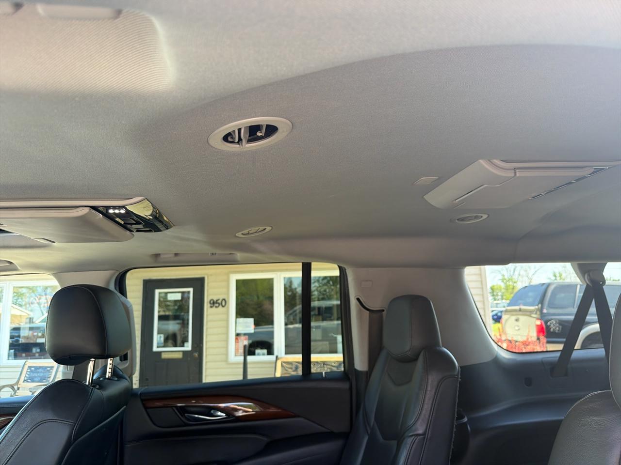 Cadillac Escalade ESV 4WD 4dr Luxury 2019