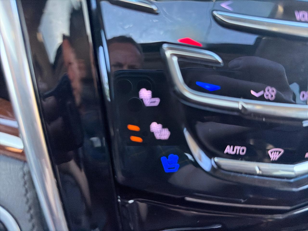 Cadillac Escalade ESV 4WD 4dr Luxury 2019