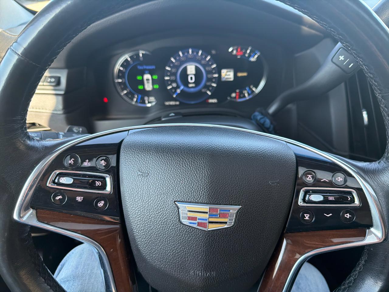 Cadillac Escalade ESV 4WD 4dr Luxury 2019