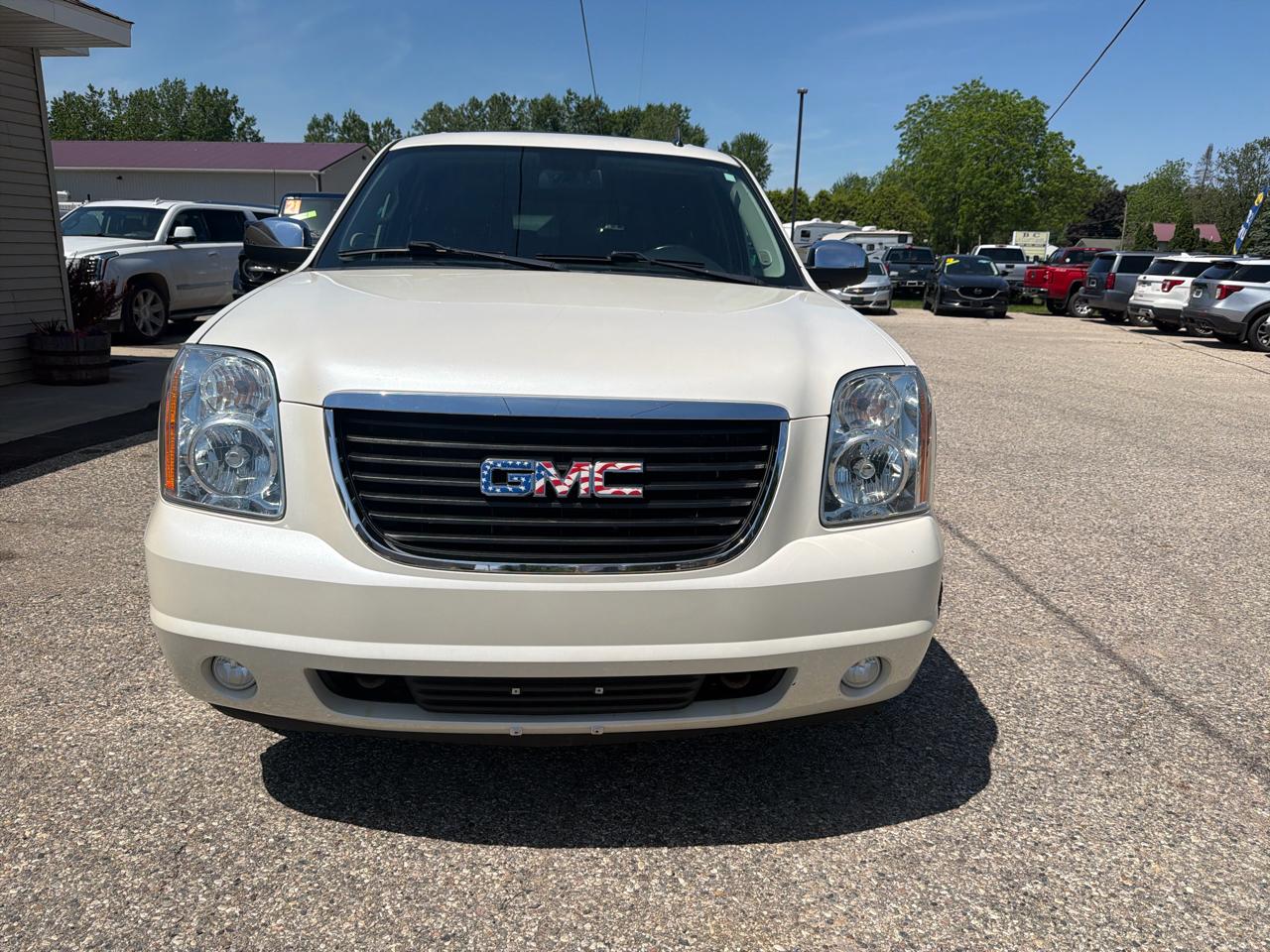 GMC Yukon 4WD 4dr SLT 2014