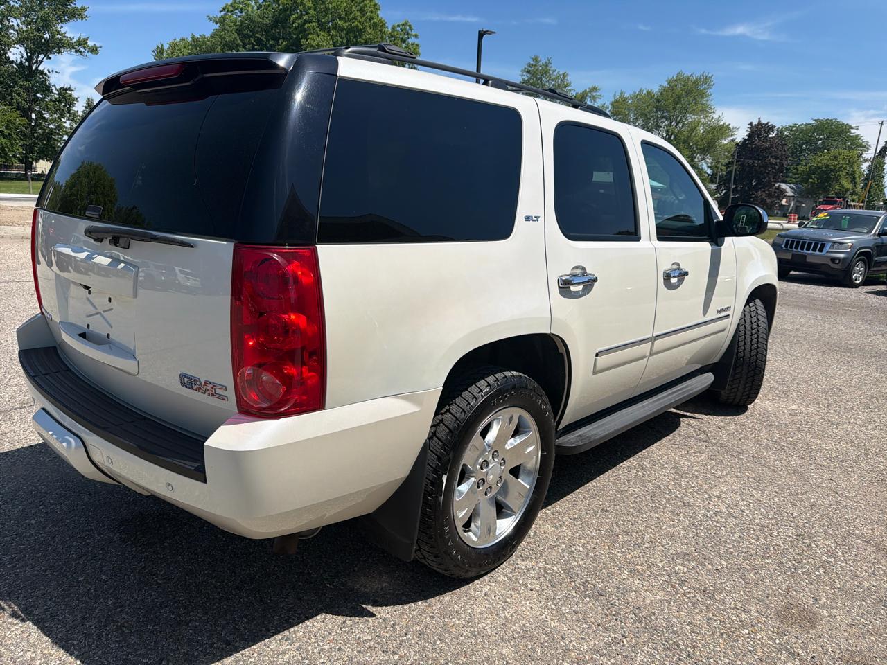 GMC Yukon 4WD 4dr SLT 2014