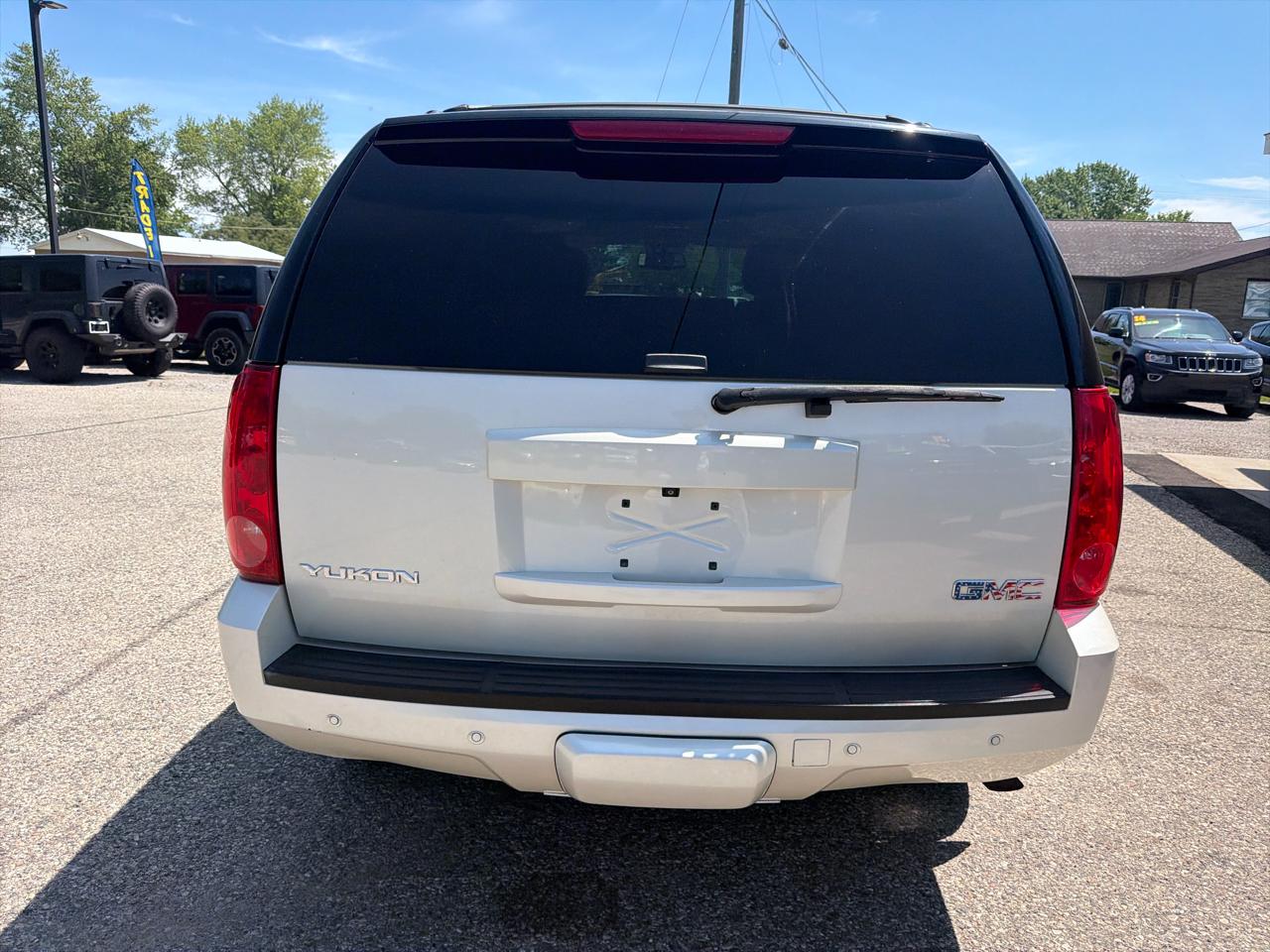 GMC Yukon 4WD 4dr SLT 2014