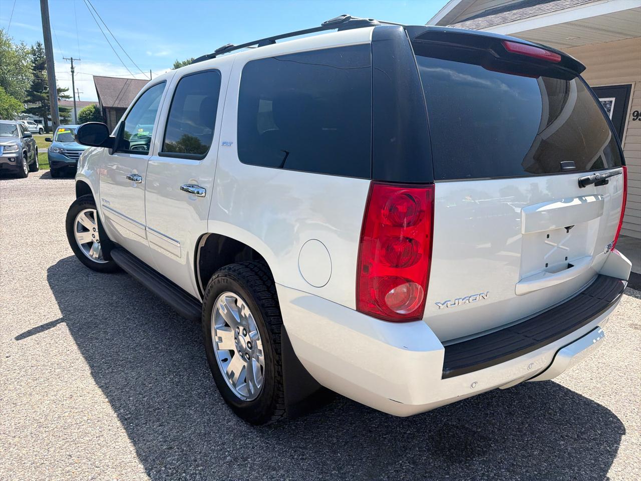 GMC Yukon 4WD 4dr SLT 2014