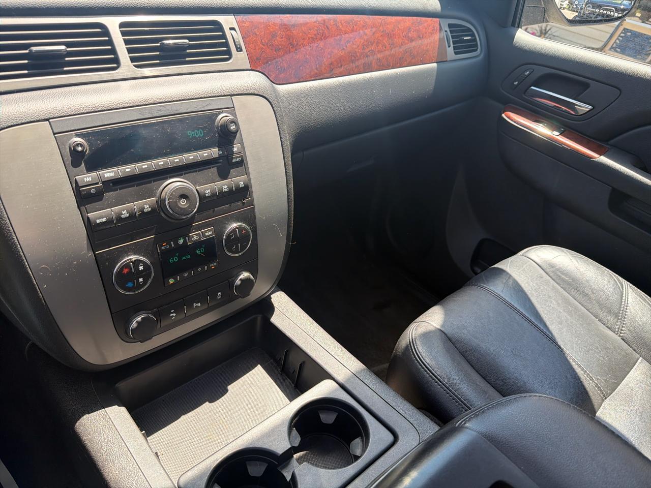 GMC Yukon 4WD 4dr SLT 2014