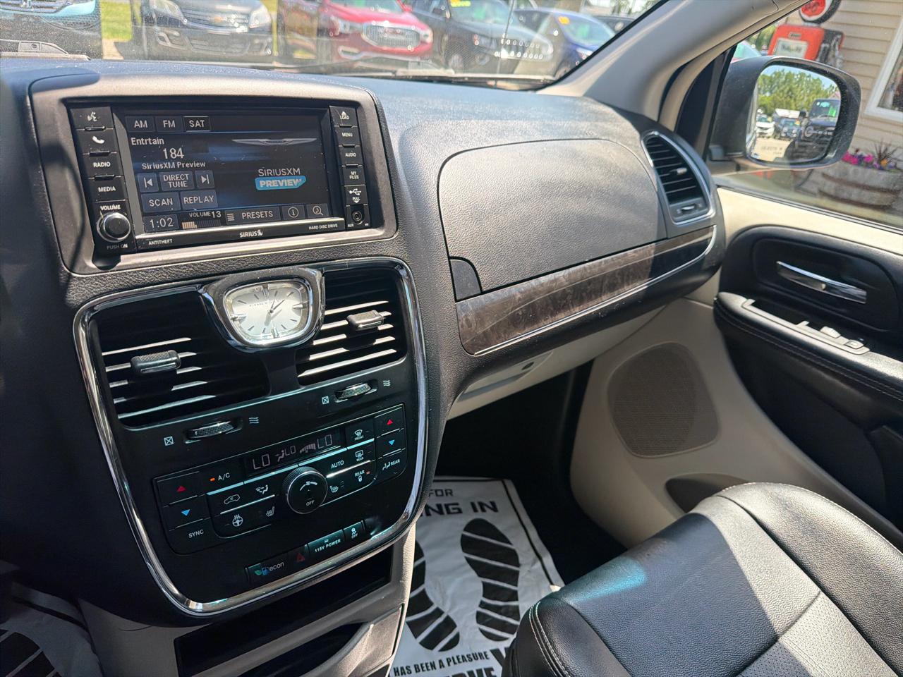 Chrysler Town & Country 4dr Wgn Touring-L 2015