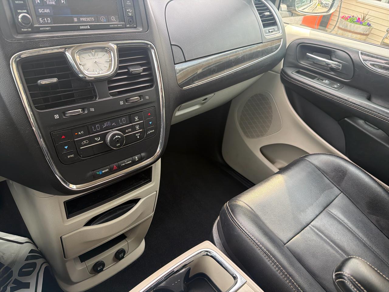 Chrysler Town & Country 4dr Wgn Touring 2015