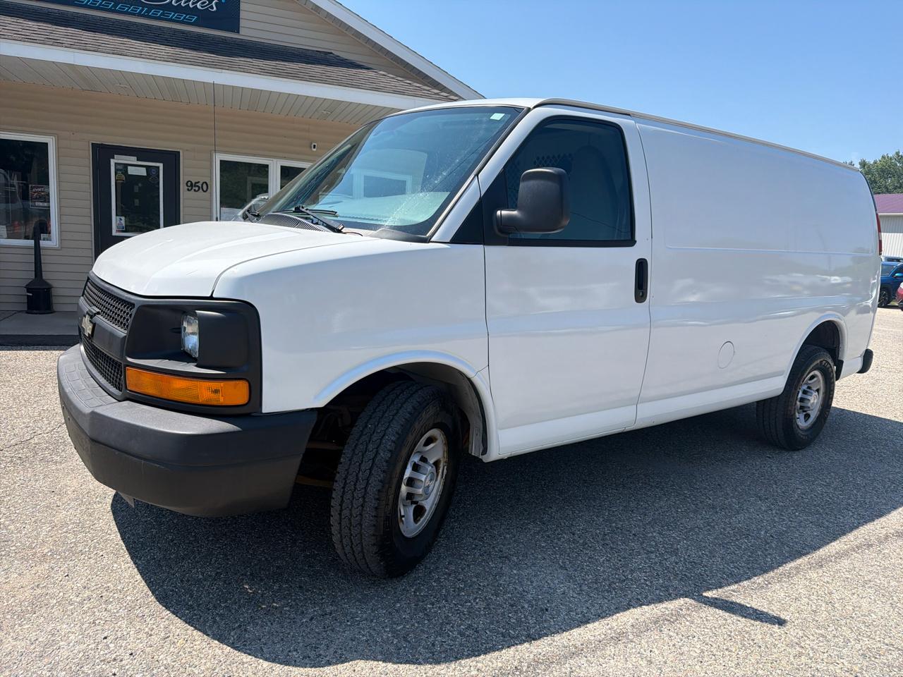 Chevrolet Express Cargo Van RWD 2500 135" 2017