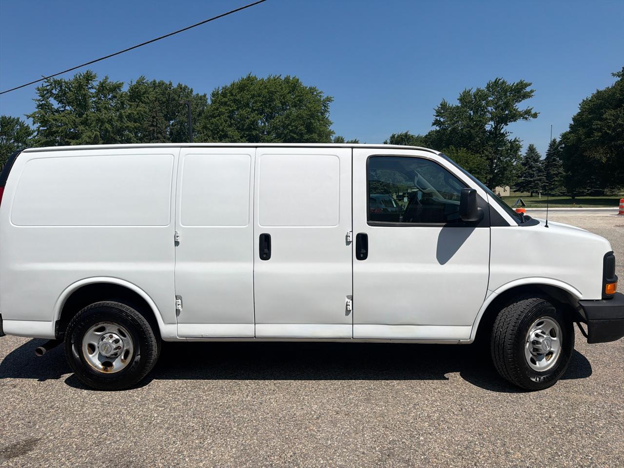 Chevrolet Express Cargo Van RWD 2500 135" 2017