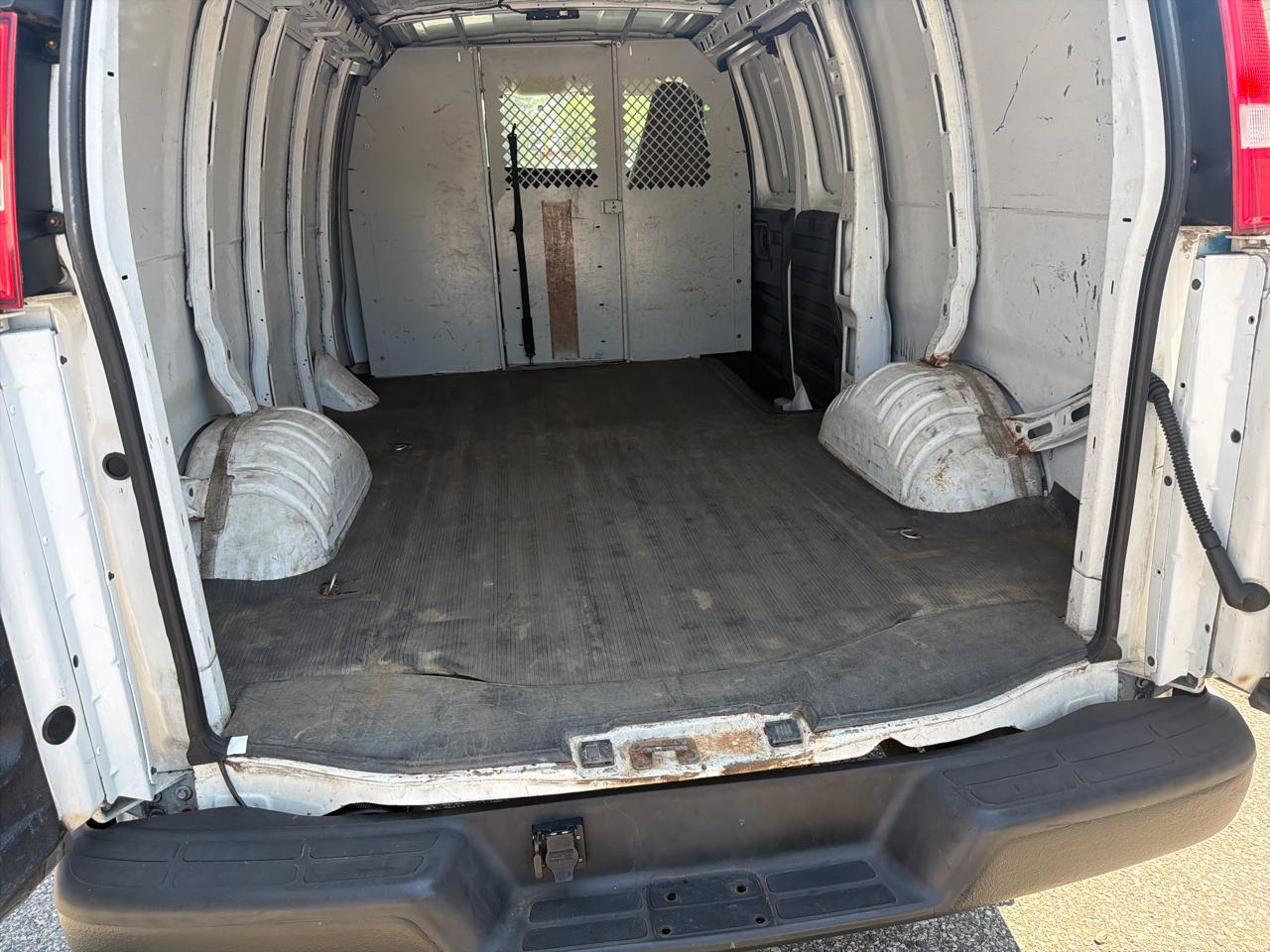 Chevrolet Express Cargo Van RWD 2500 135" 2017