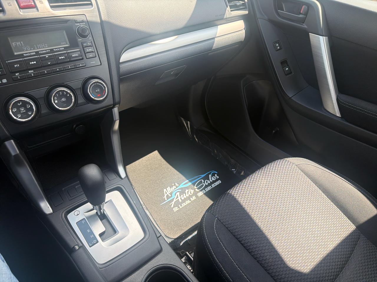 Subaru Forester 4dr CVT 2.5i PZEV 2015