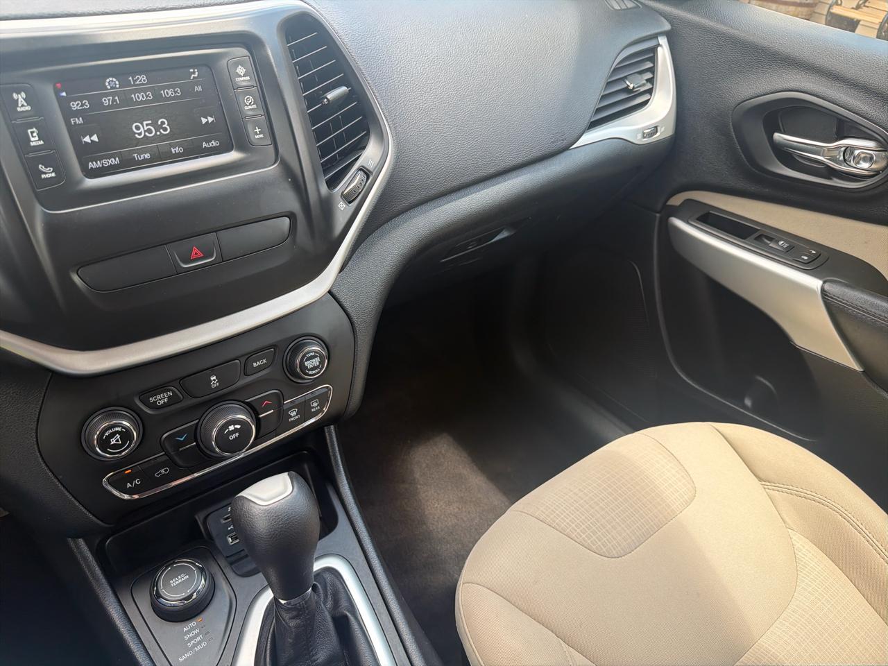 Jeep Cherokee Latitude 4x4 2017