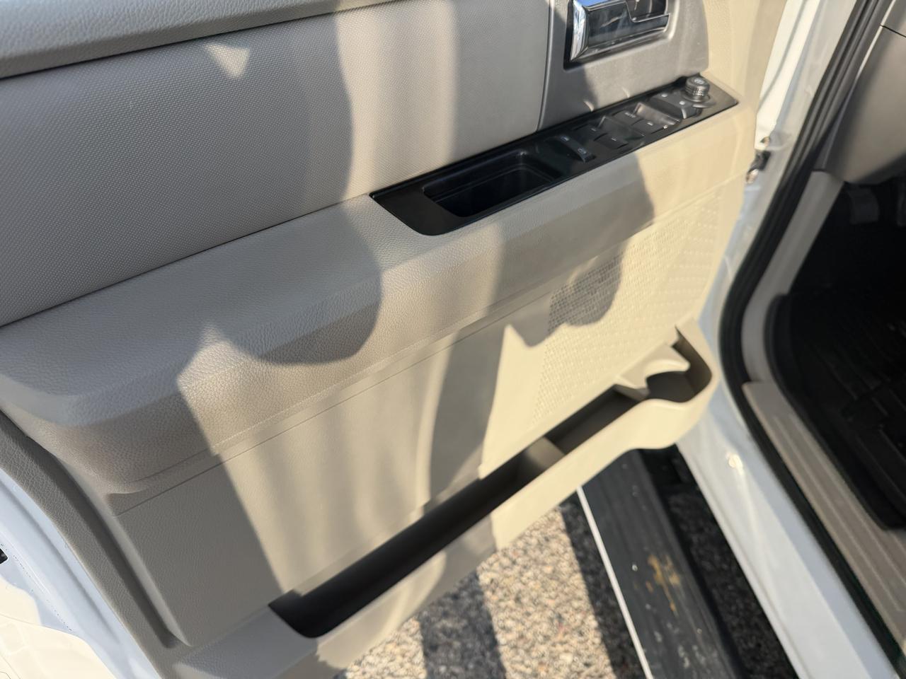 Ford Expedition 4WD 4dr Limited 2012