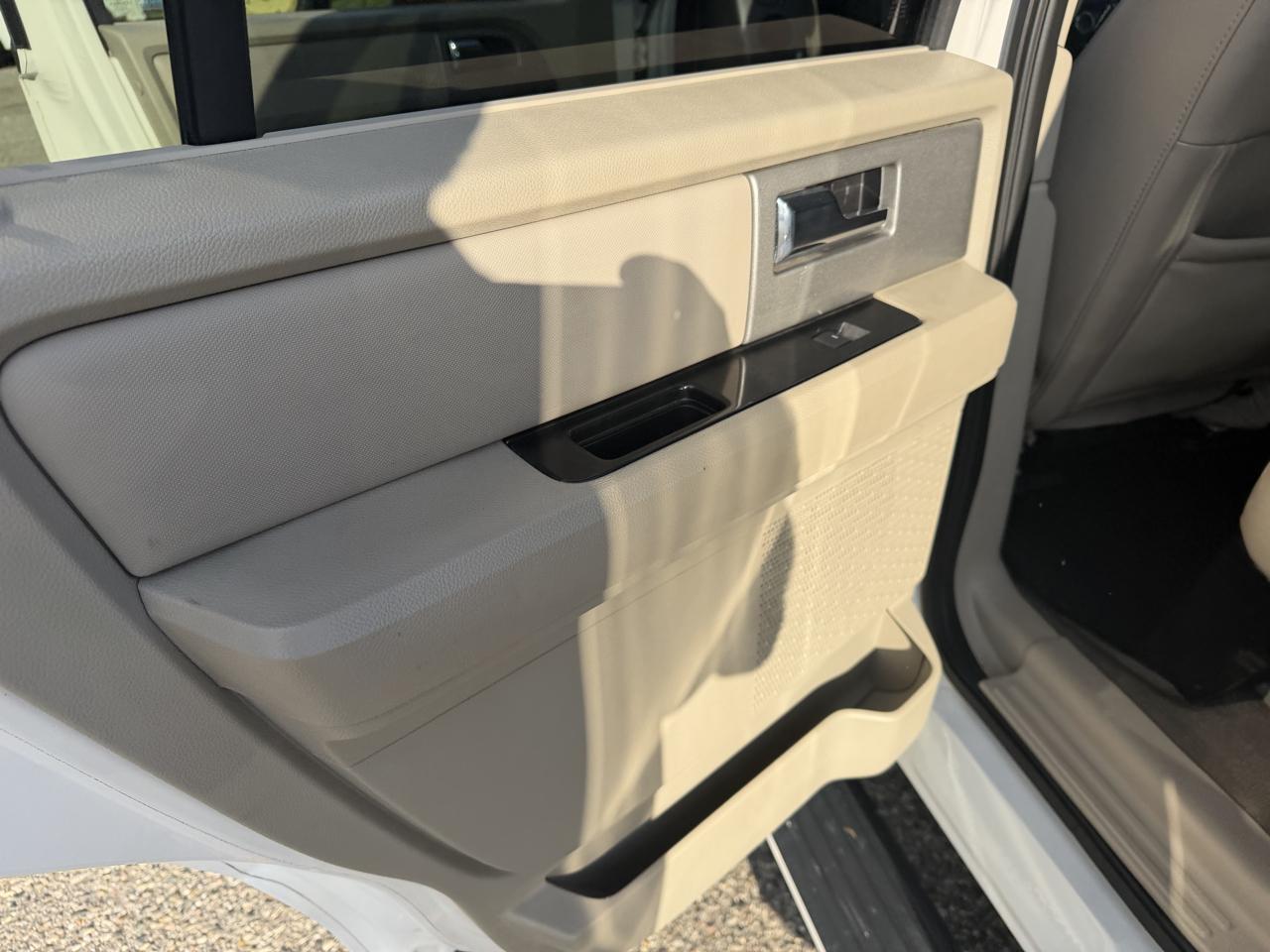 Ford Expedition 4WD 4dr Limited 2012