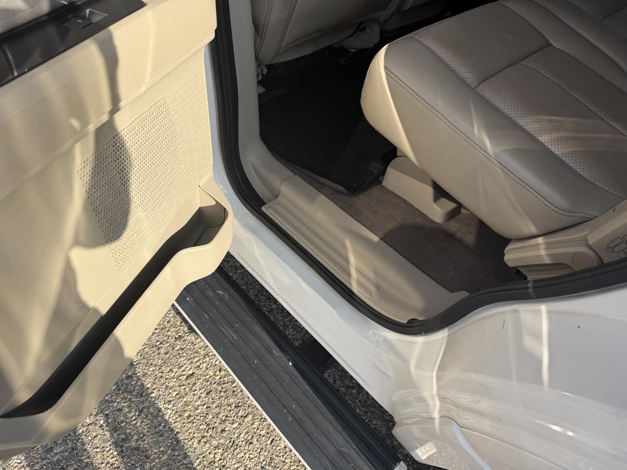 Ford Expedition 4WD 4dr Limited 2012
