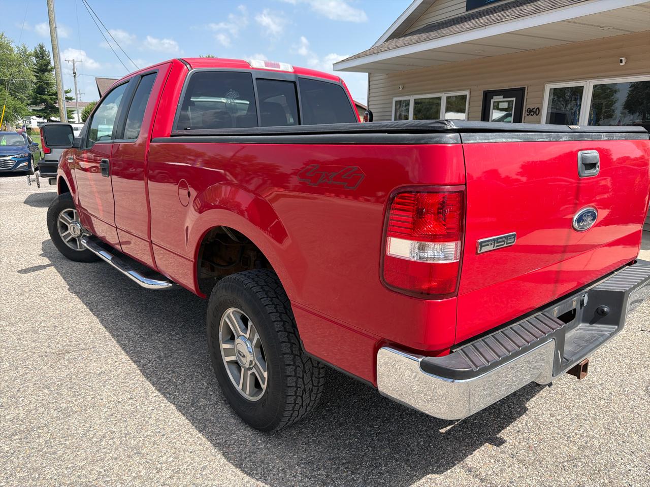 Ford F-150 Supercab 133" XLT 4WD 2005