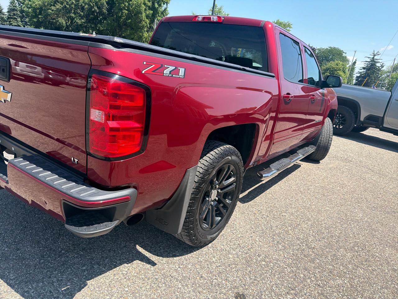 Chevrolet Silverado 1500 4WD Crew Cab 143.5" LT w/2LT 2018