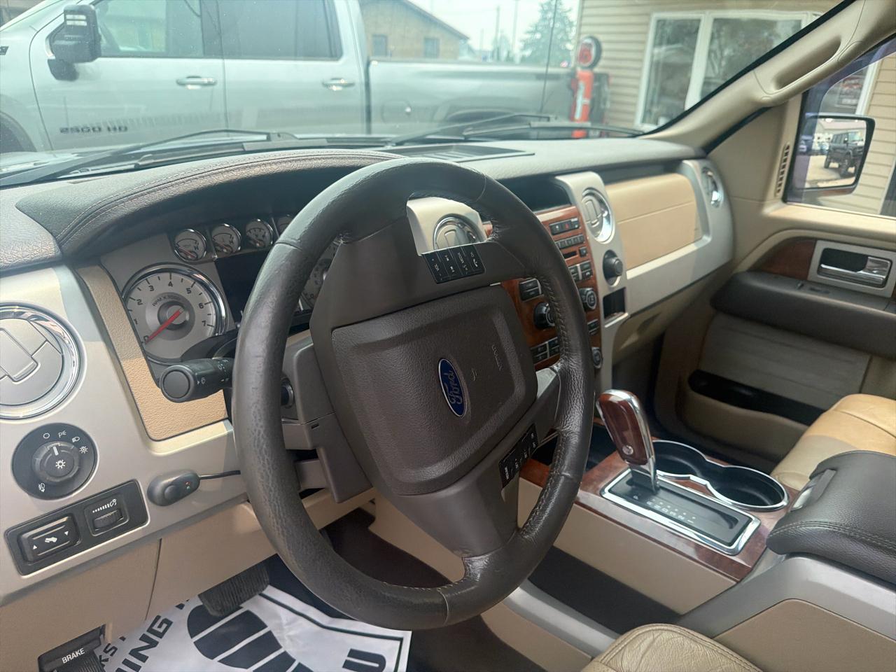 Ford F-150 4WD SuperCrew 145" XL 2010
