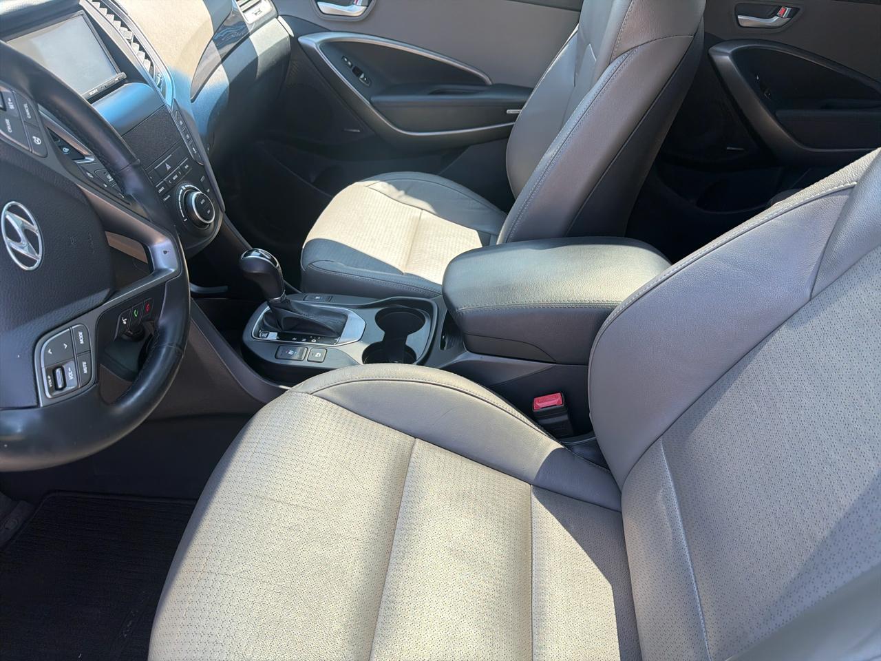 Hyundai Santa Fe AWD 4dr GLS 2014