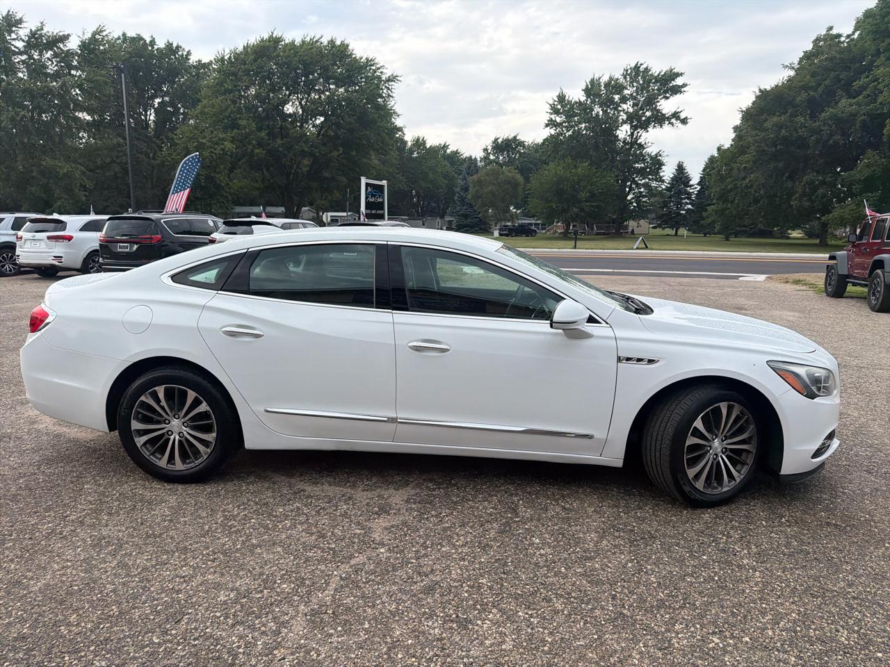 Buick LaCrosse 4dr Sdn Premium AWD 2017