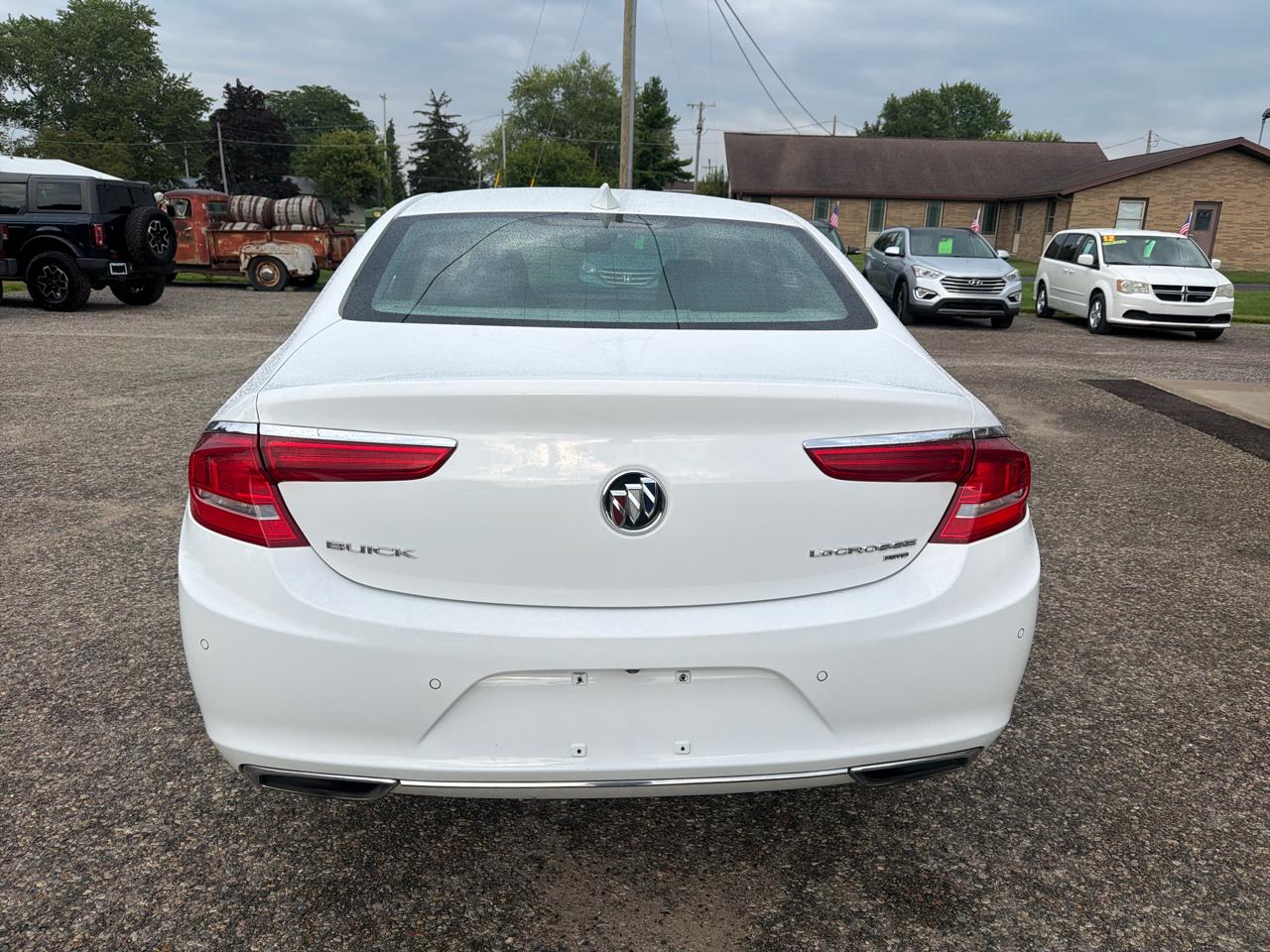 Buick LaCrosse 4dr Sdn Premium AWD 2017