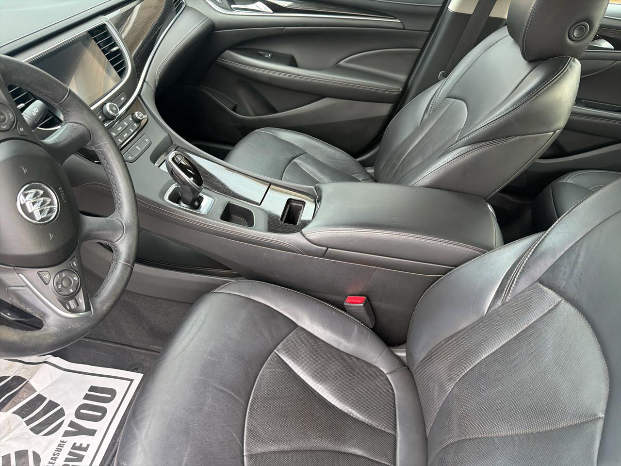 Buick LaCrosse 4dr Sdn Premium AWD 2017