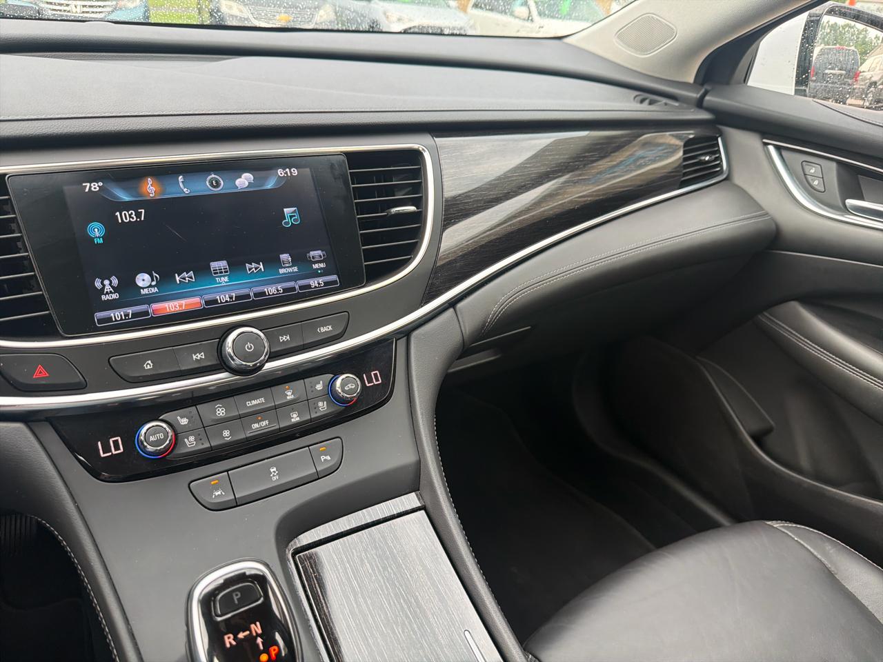 Buick LaCrosse 4dr Sdn Premium AWD 2017