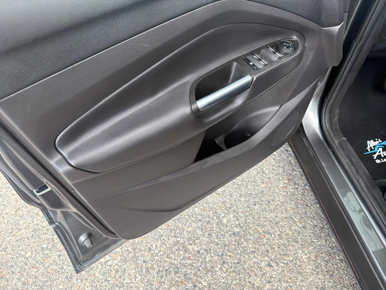 Ford Escape Titanium 4WD 2017