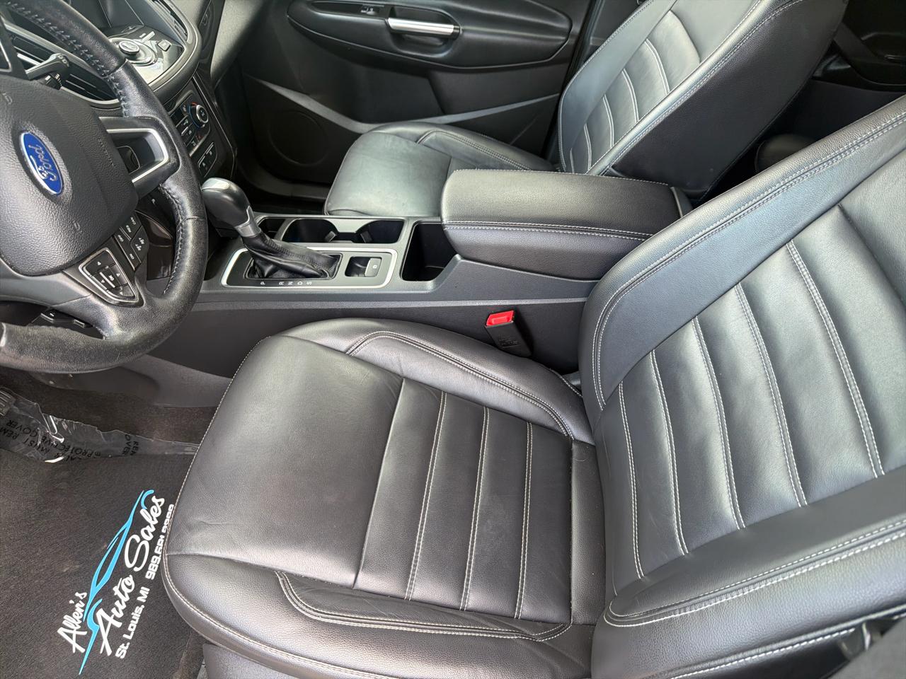 Ford Escape Titanium 4WD 2017