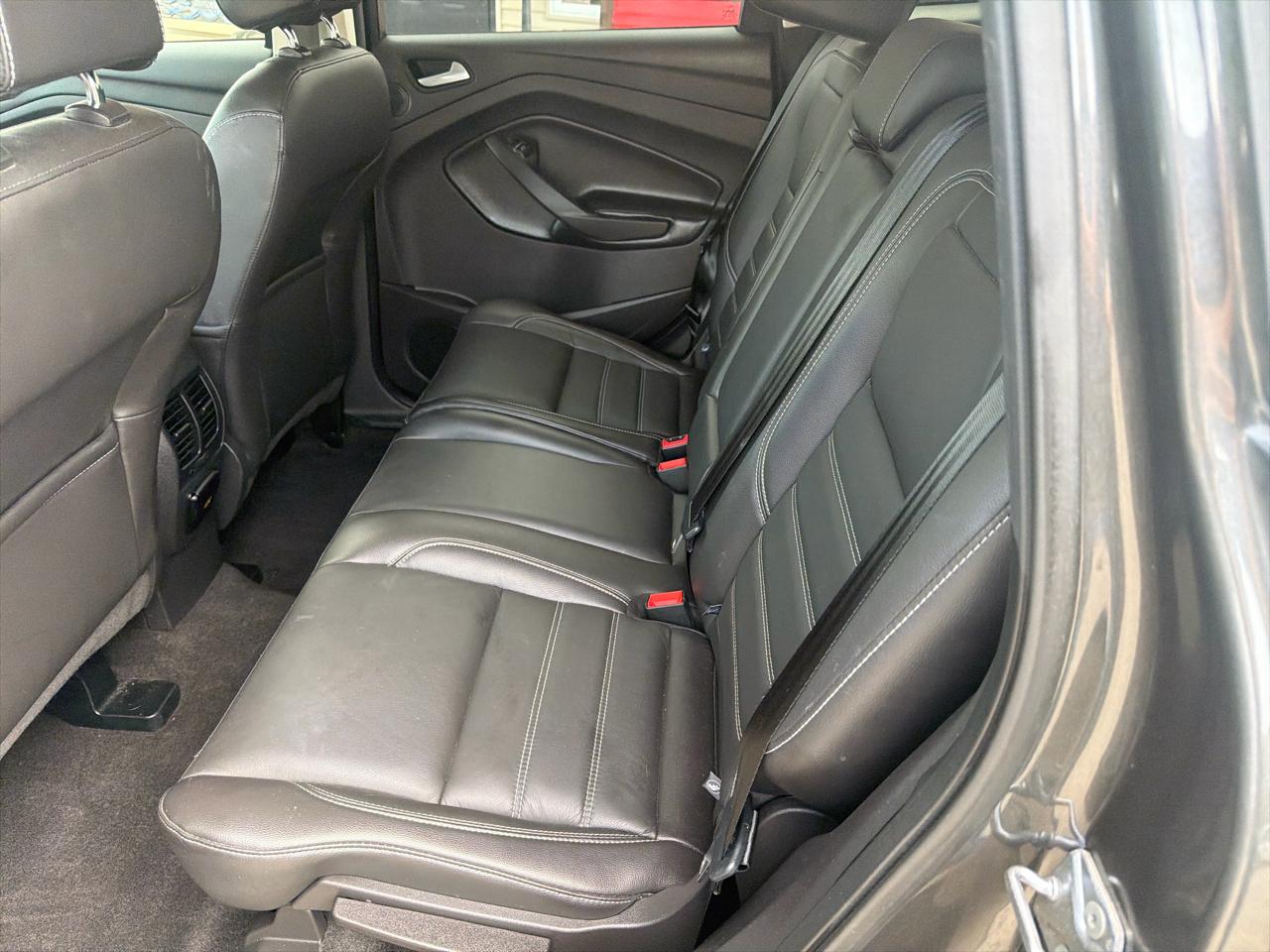 Ford Escape Titanium 4WD 2017