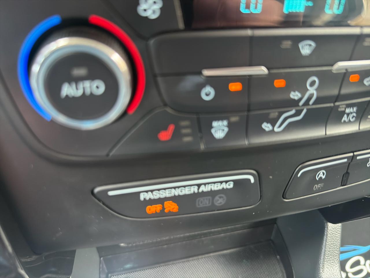 Ford Escape Titanium 4WD 2017