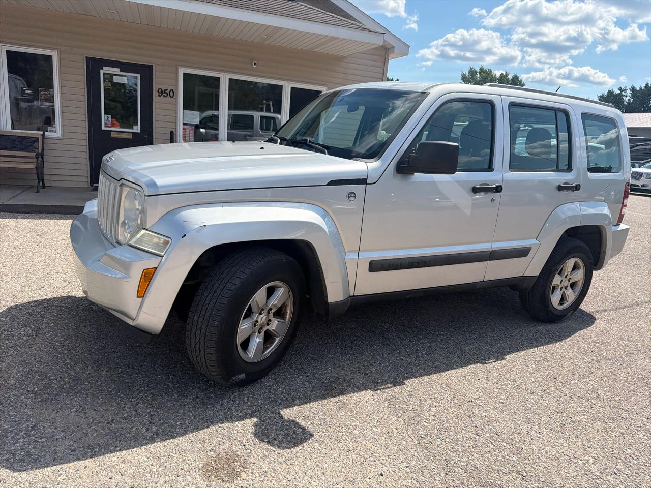 Jeep Liberty 4WD 4dr Sport 2012