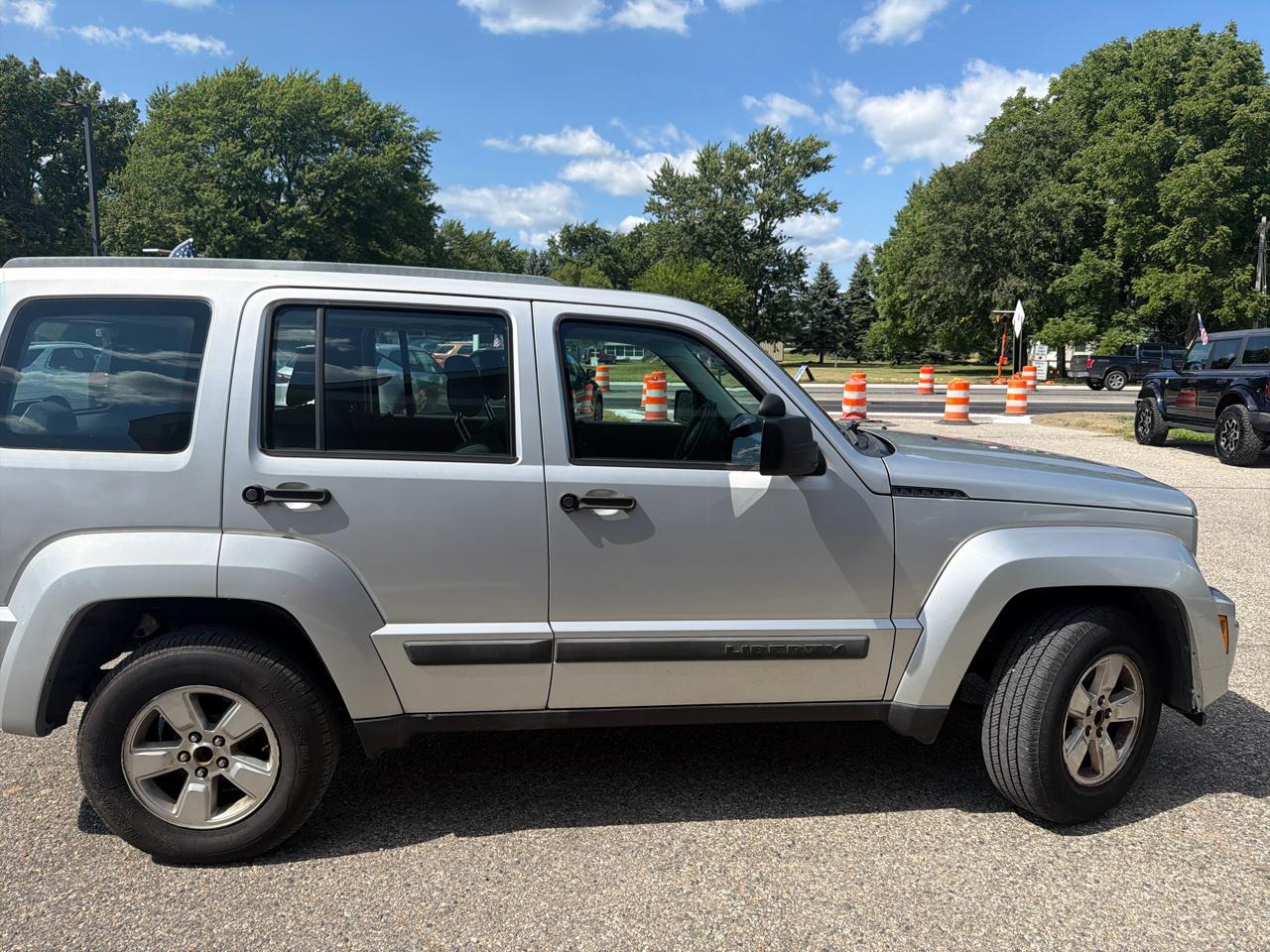 Jeep Liberty 4WD 4dr Sport 2012