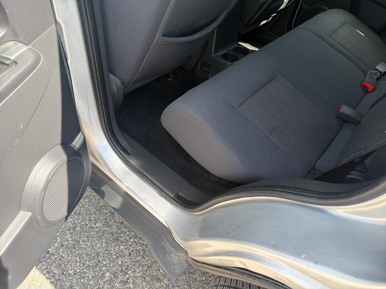 Jeep Liberty 4WD 4dr Sport 2012