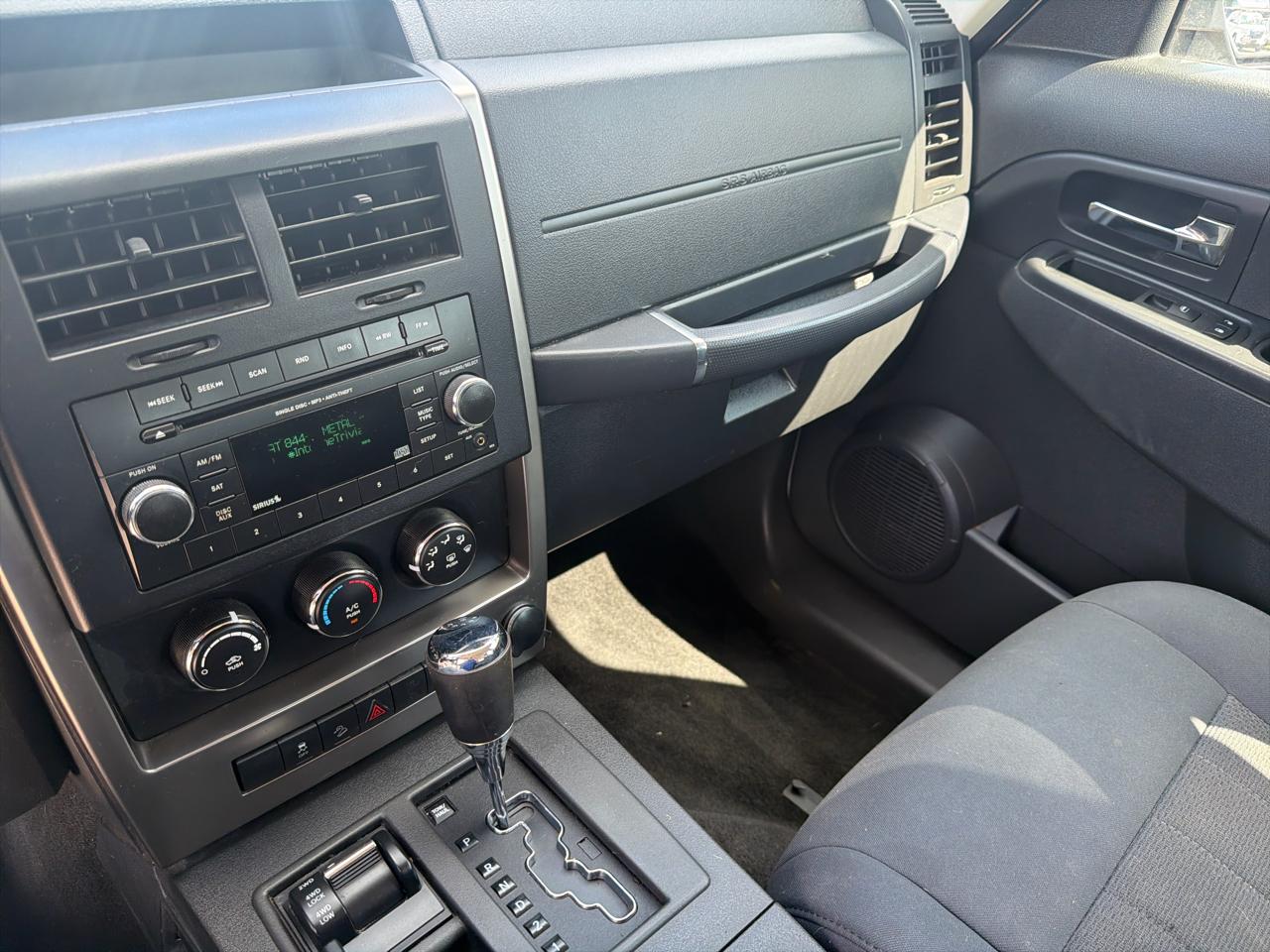 Jeep Liberty 4WD 4dr Sport 2012