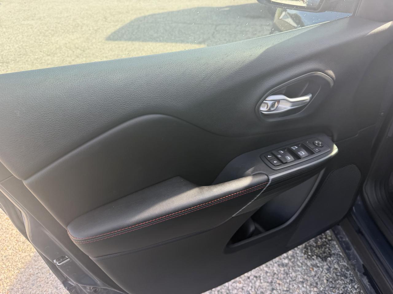 Jeep Cherokee 4WD 4dr Trailhawk 2016