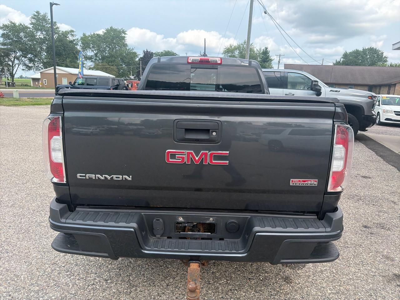 GMC Canyon 4WD Crew Cab 140.5" SLE 2016