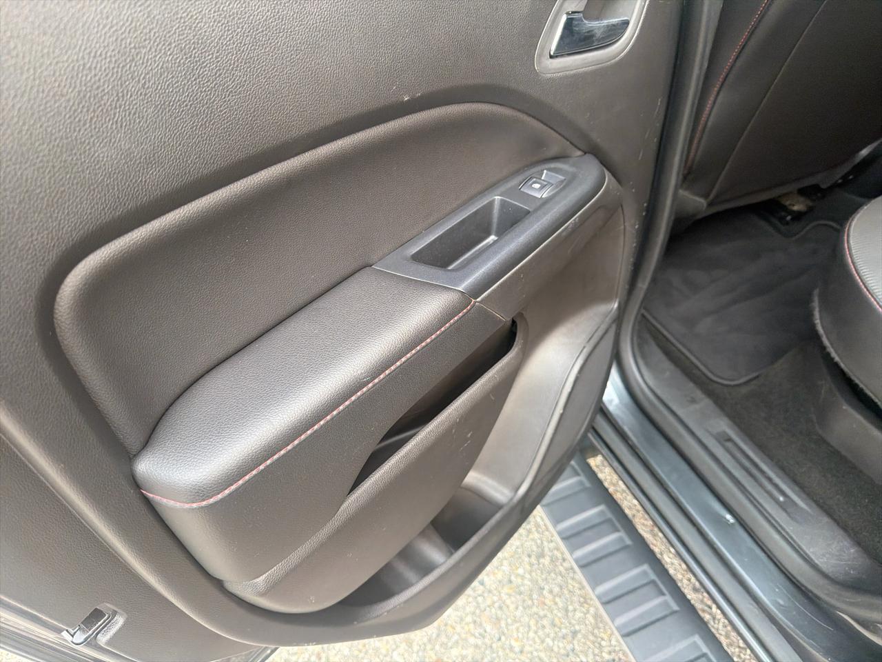 GMC Canyon 4WD Crew Cab 140.5" SLE 2016