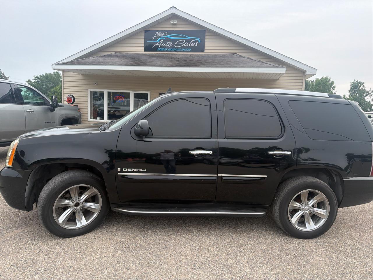GMC Yukon Denali AWD 4dr 2007